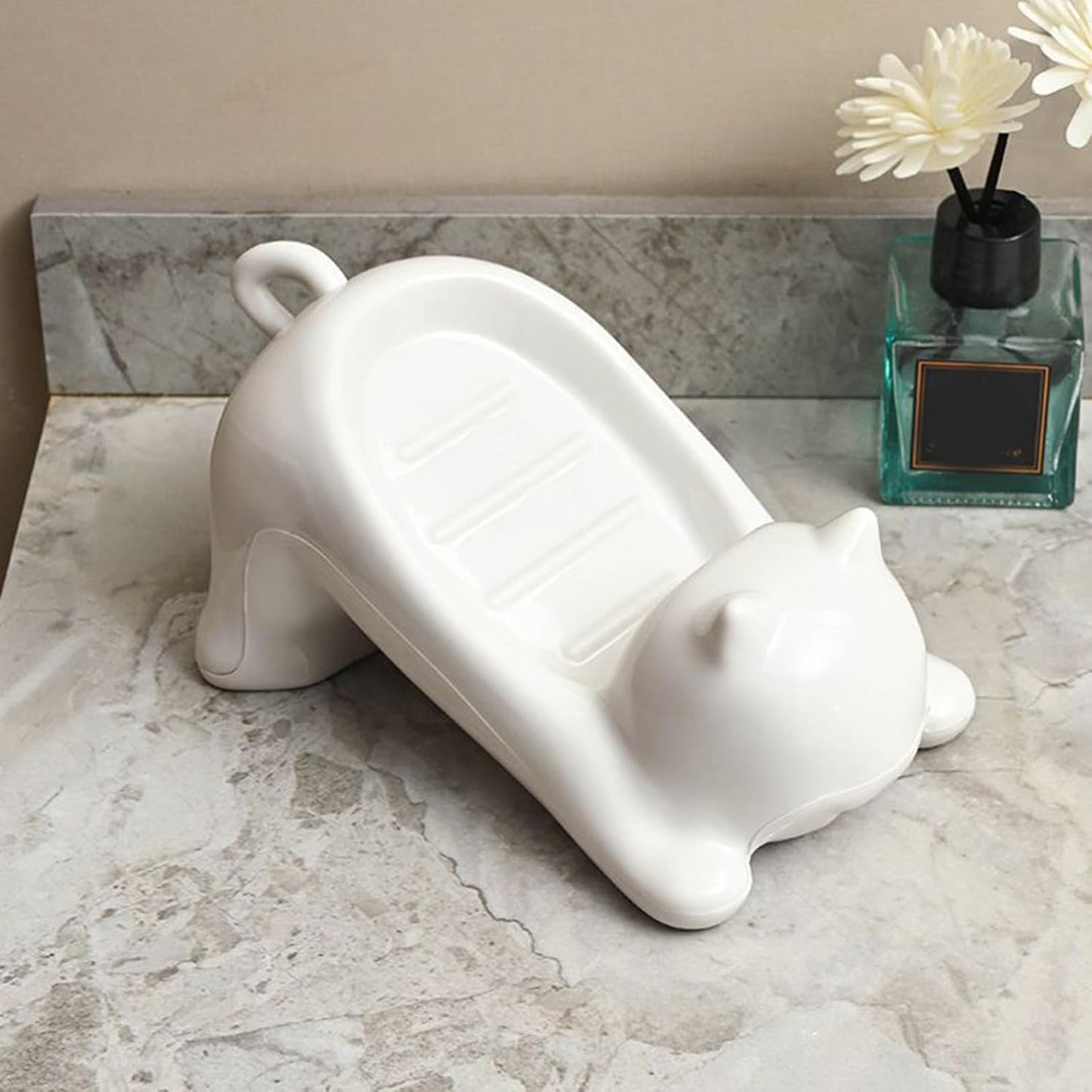 Wukusy cartoon animal shape soap dish holder for home improvement, featuring a cute animal design and durable plastic construction.