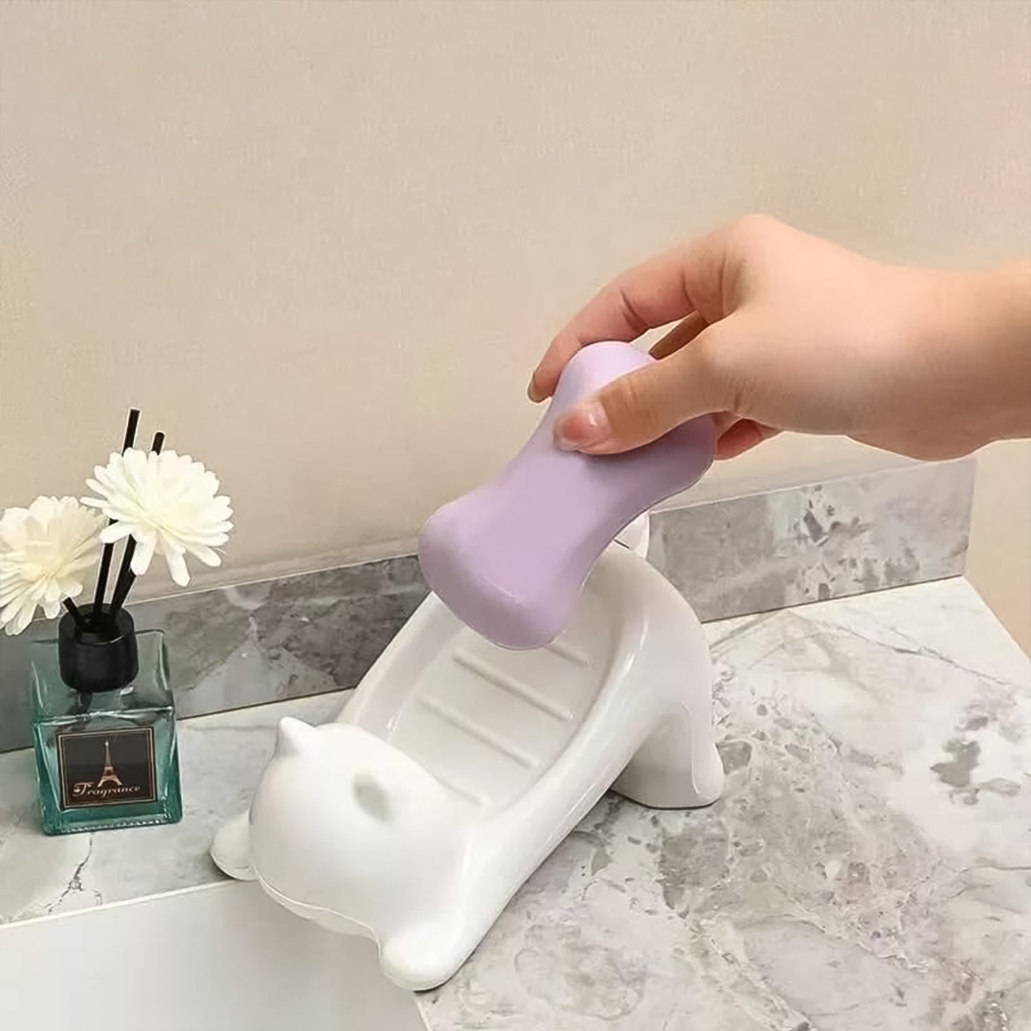 Wukusy cartoon animal-shaped soap dish holder for home improvement, featuring a playful animal design for bathroom organization.