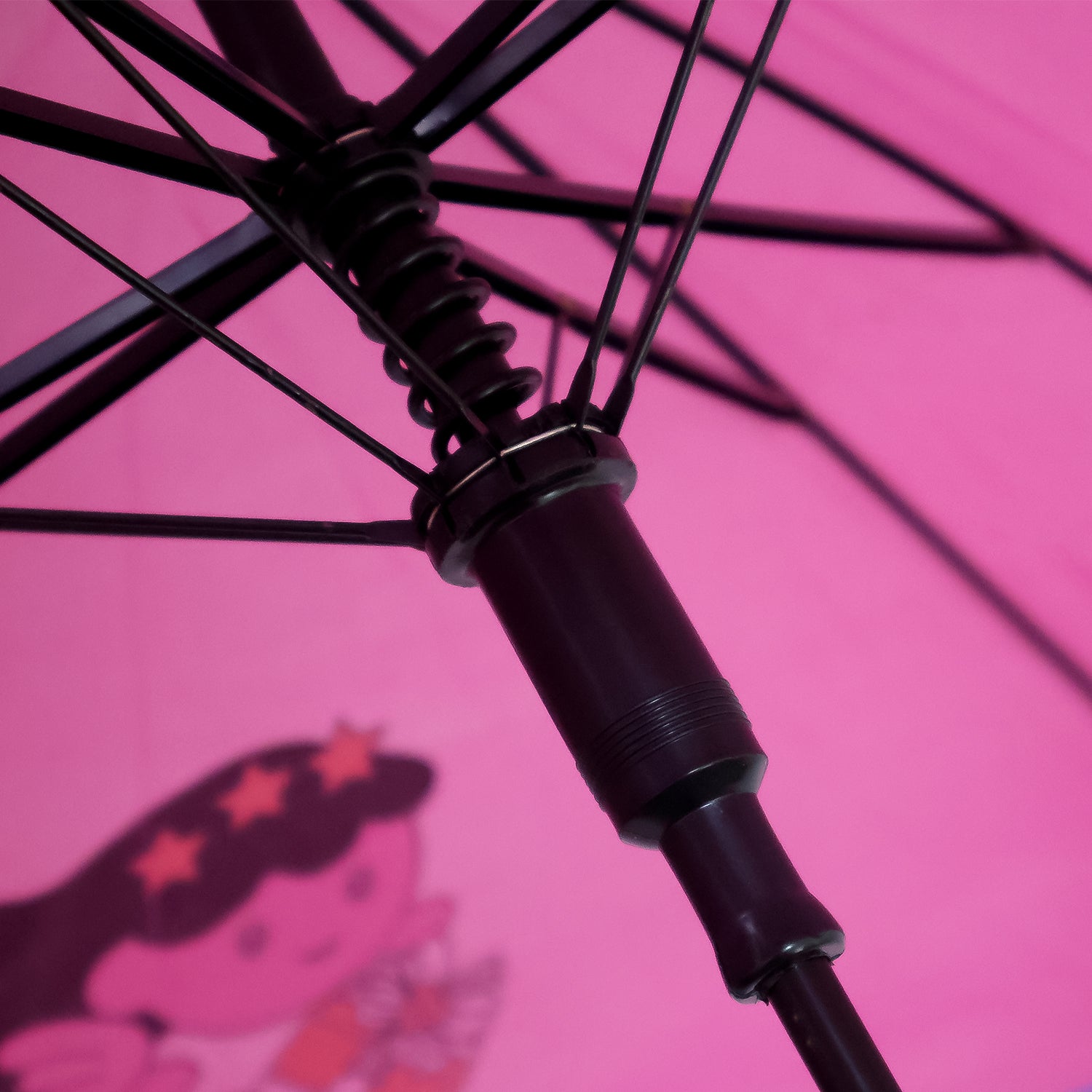 Wukusy classic hook handle umbrella with windproof and waterproof rain protection, designed for durable home and outdoor use.