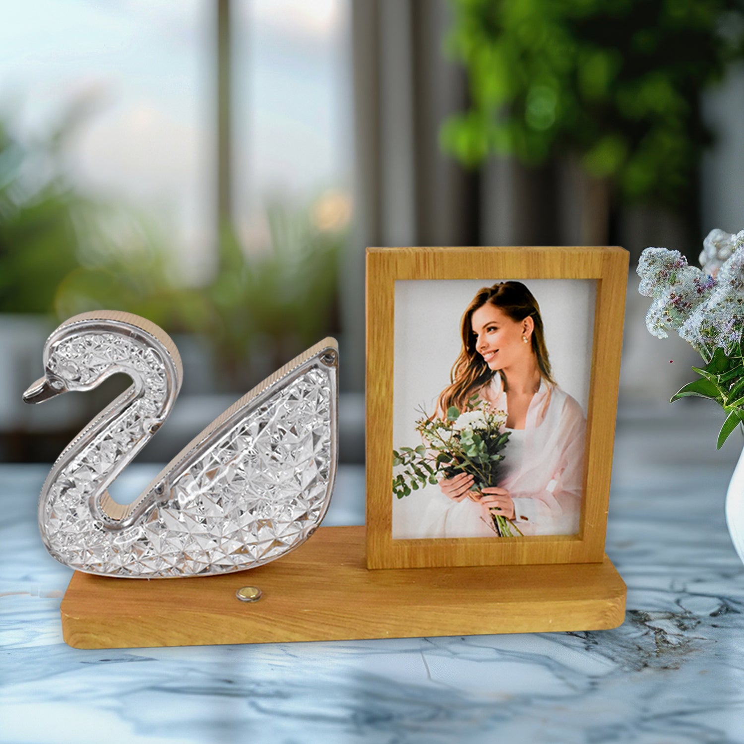 Wukusy duck shape crystal LED lamp photo frame night light, ideal for weddings and love-themed home decor.