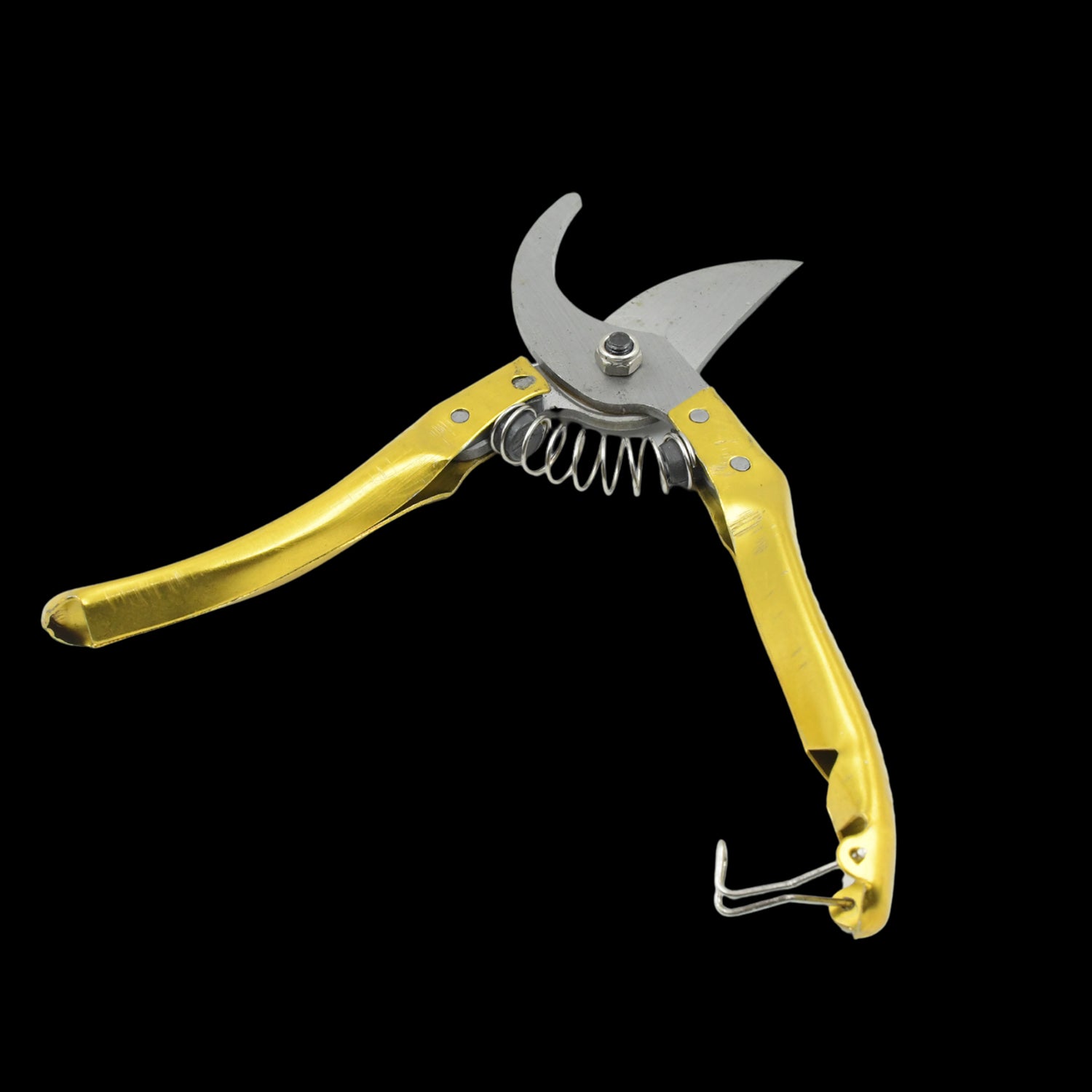 Wukusy gardening shears and pruners scissors for trimming plants and shrubs, ideal for home gardening and outdoor maintenance.
