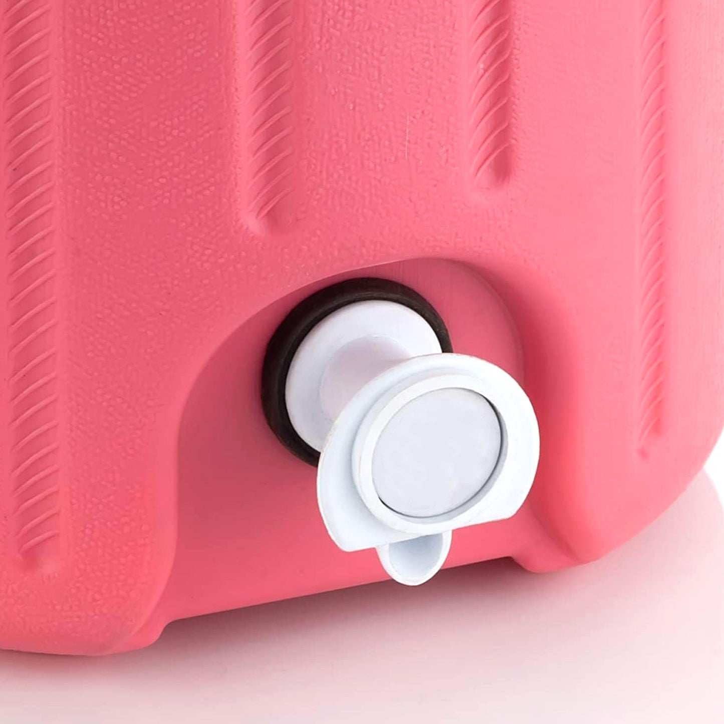 Wukusy insulated 4L water jug for home improvement, durable water storage container with secure lid and handle.