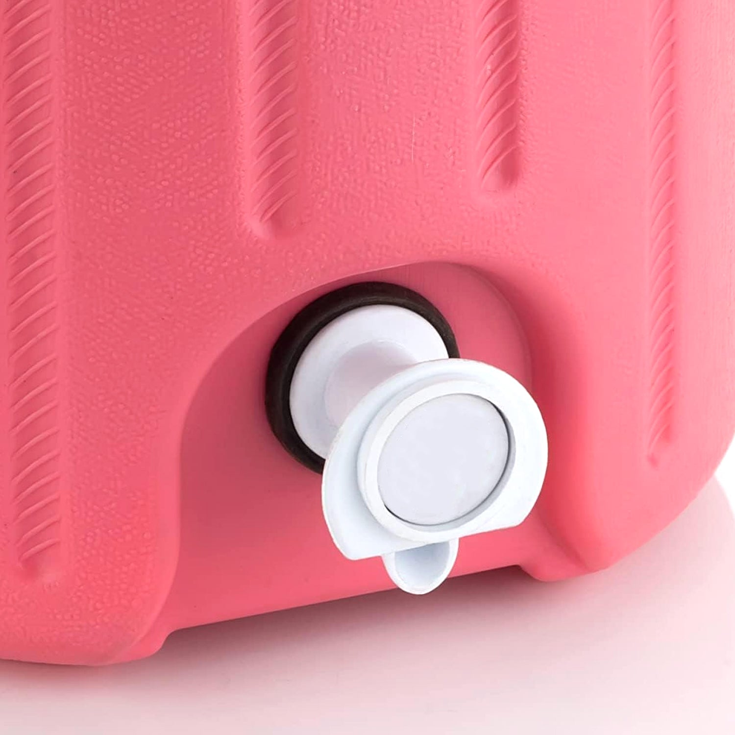 Wukusy insulated 4L water jug for home improvement, durable water storage container with secure lid and handle.