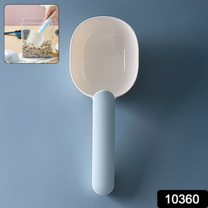 Large plastic measuring spoon for flour from Wukusy, ideal for home kitchen use, featuring a sturdy handle and precise measurement.