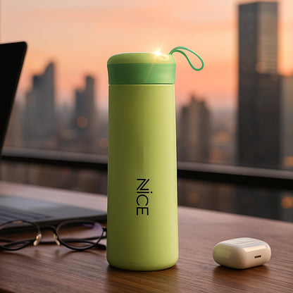 Wukusy leak-proof plastic vacuum flask, 400ml, designed for home improvement, with a sleek, durable container for hot or cold beverages.