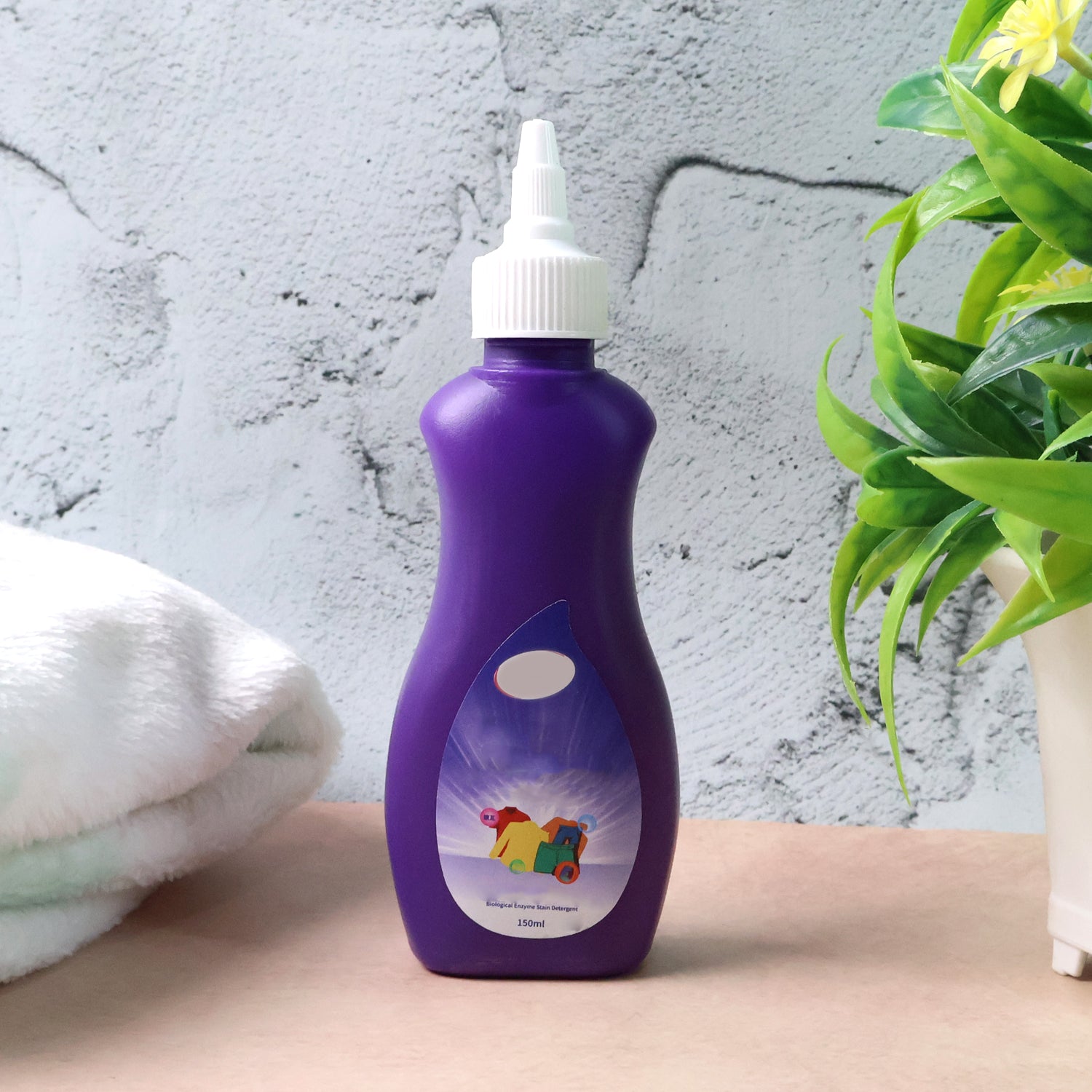 Wukusy liquid detergent for clothes in a 150ml bottle, ideal for laundry and home cleaning use.