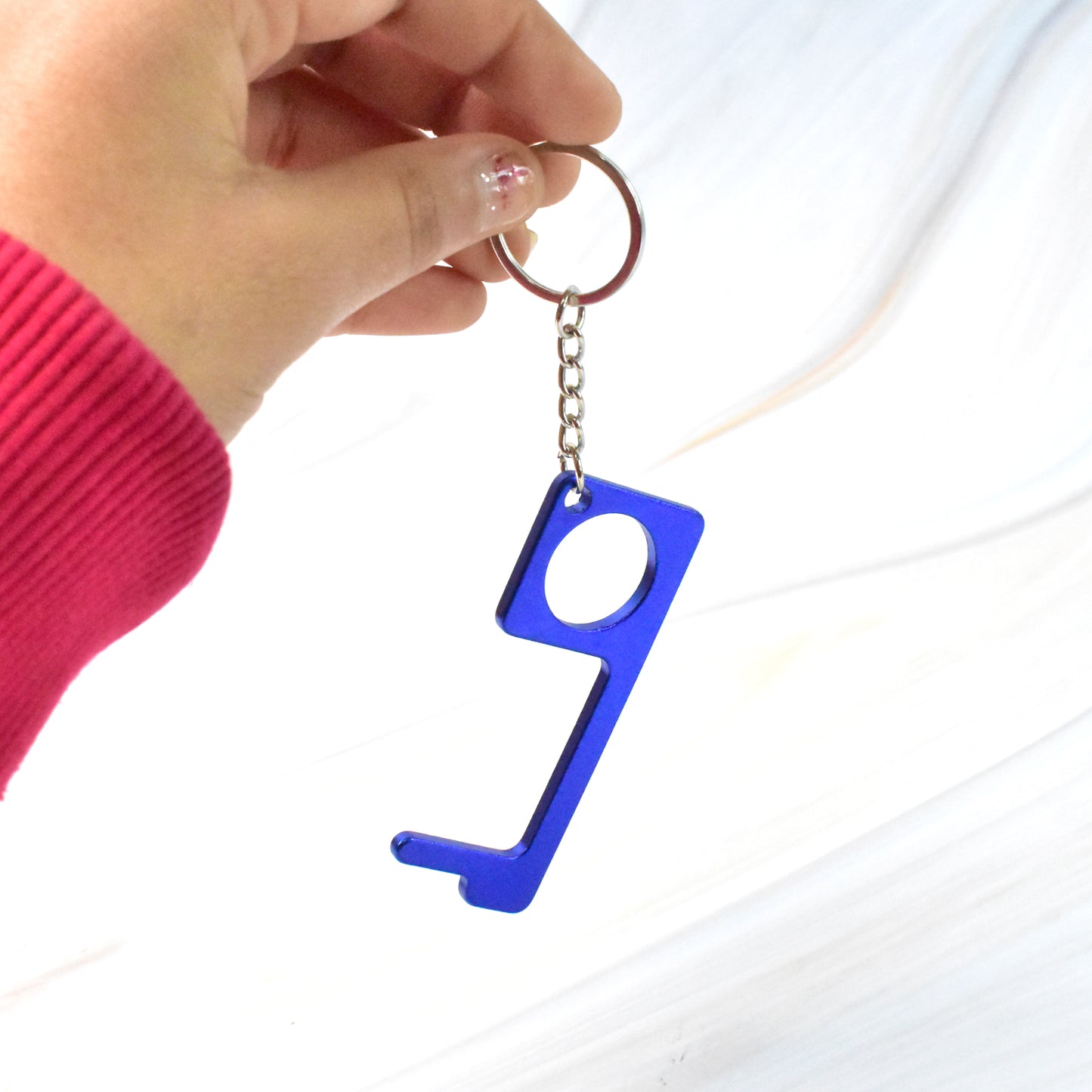 Wukusy metal key shape keychain door opener tool for home improvement, compact and durable for everyday use