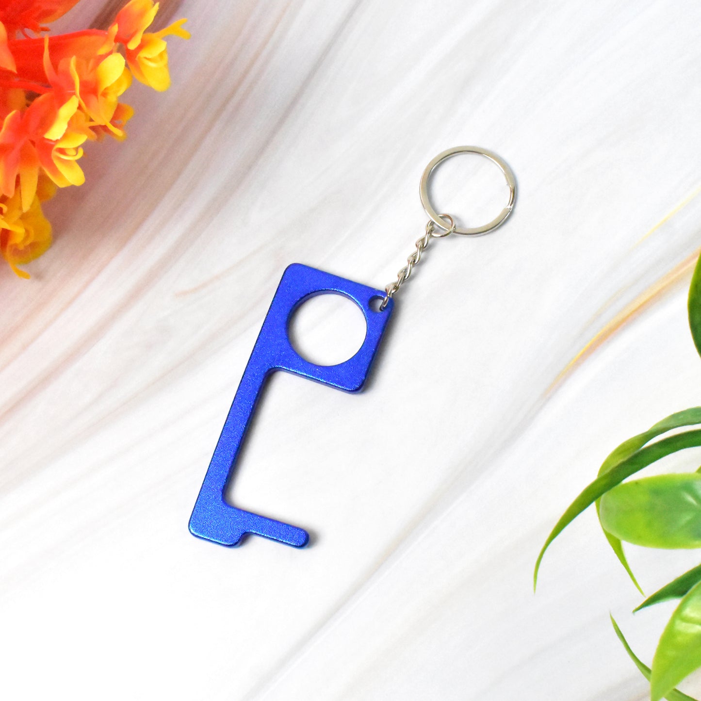 Wukusy metal key shape keychain door opener tool, compact home improvement accessory for opening doors safely and easily