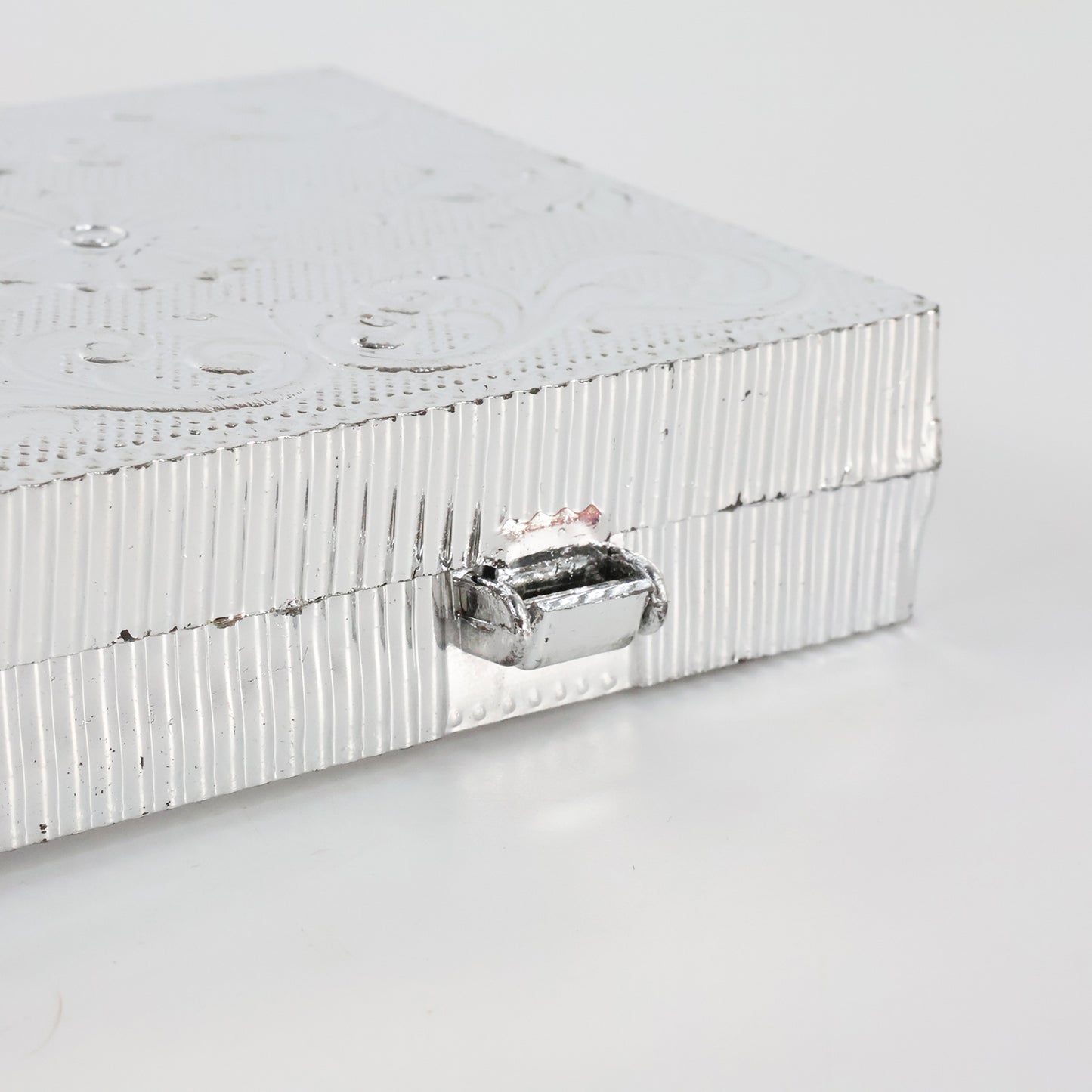 Wukusy decorative rectangular cash box for gifting or storage, 209 cm, ideal for home improvement and organization.