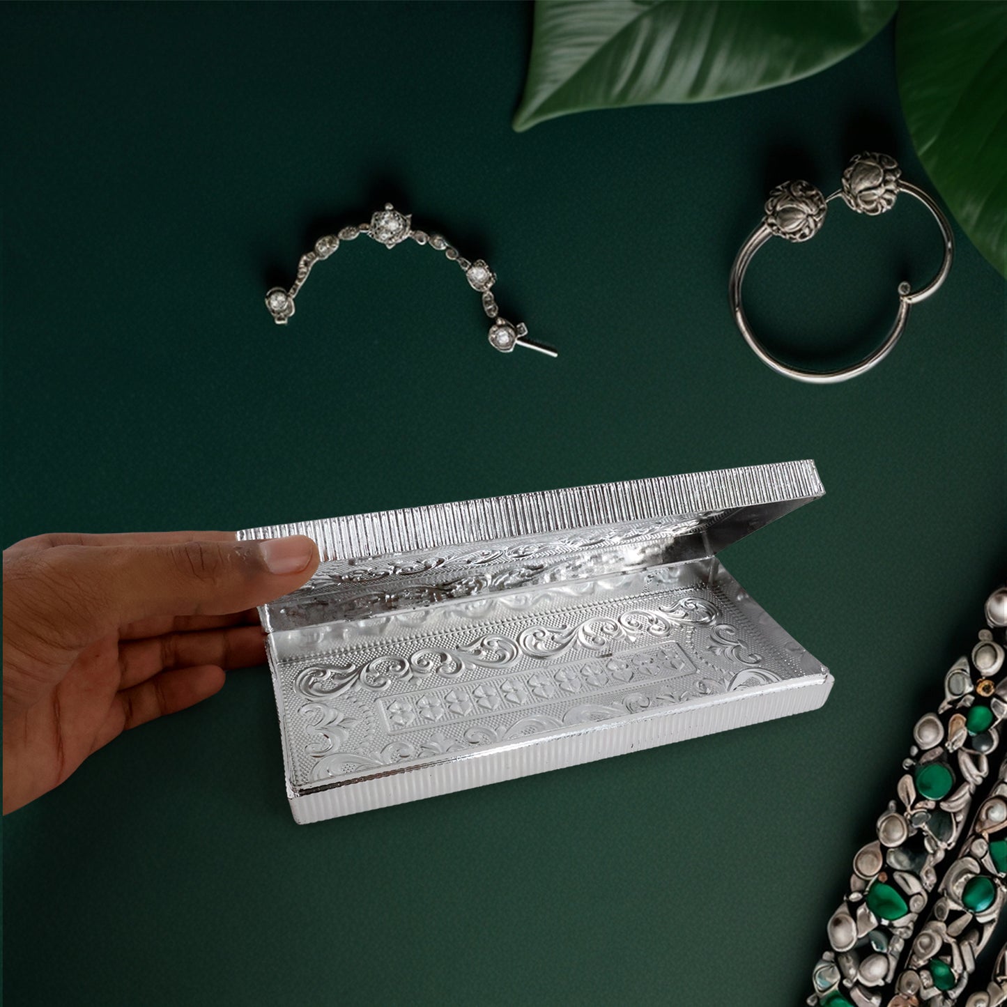 Wukusy decorative rectangular cash box for gifting, 209 cm, suitable for home improvement and storage purposes.