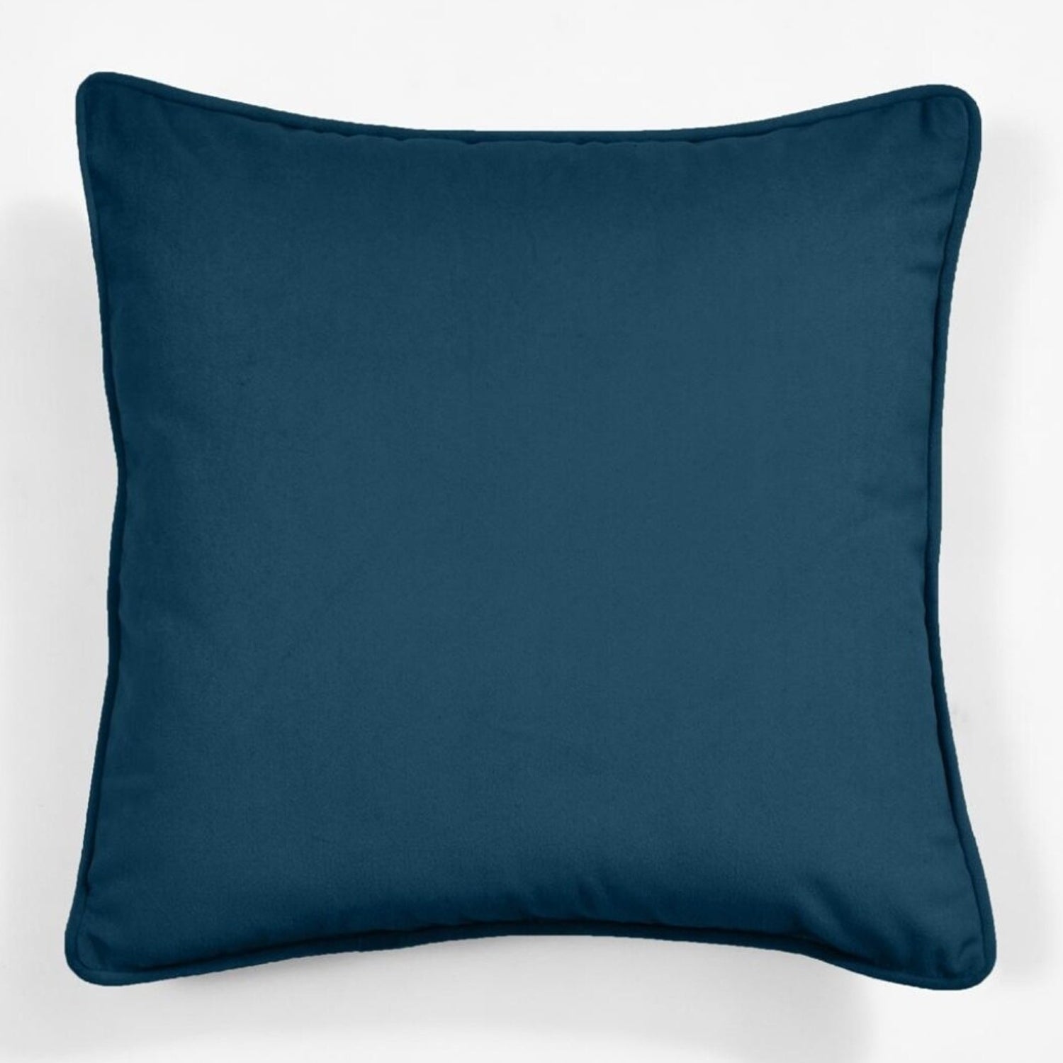 Soft Wukusy pillow covers for couches, 70x60 cm, made of comfortable fabric, perfect for home improvement and decorative pillows.