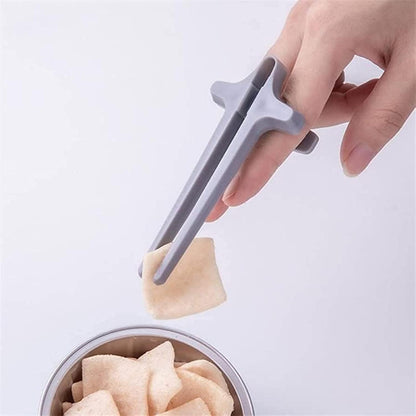 Wukusy plastic finger chopsticks for gamers, snack clips, 1 piece, durable home improvement tool for easy snacking.