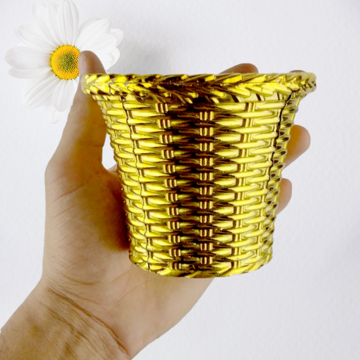 Plastic Flower Valencia pot by Wukusy, ideal for home and outdoor decor, featuring a decorative outdoor flower arrangement.