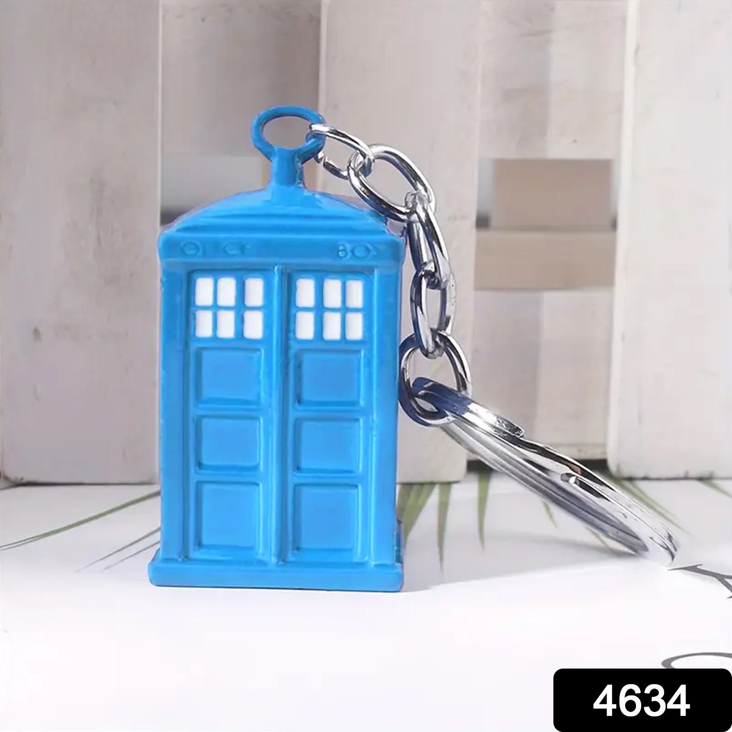 Wukusy police booth box shape 3D metal keychain, home improvement accessory with detailed police booth design in silver finish.