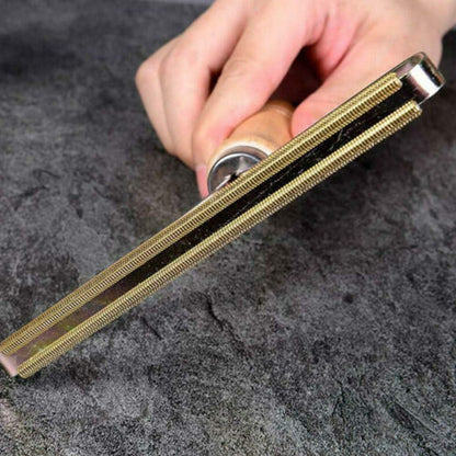 Wukusy portable double-sided lint remover for home improvement, featuring a compact design for removing lint from clothing and fabrics.