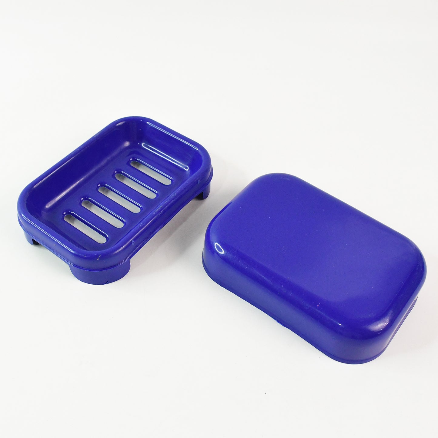 Wukusy rectangular plastic soap case for home improvement, durable and lightweight soap storage solution.