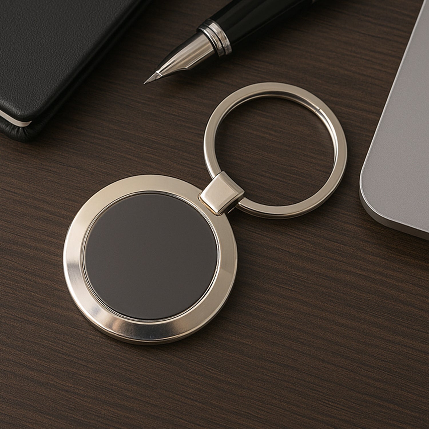 Wukusy premium round metal keychain, durable home improvement accessory with a sleek round design, 1 piece.