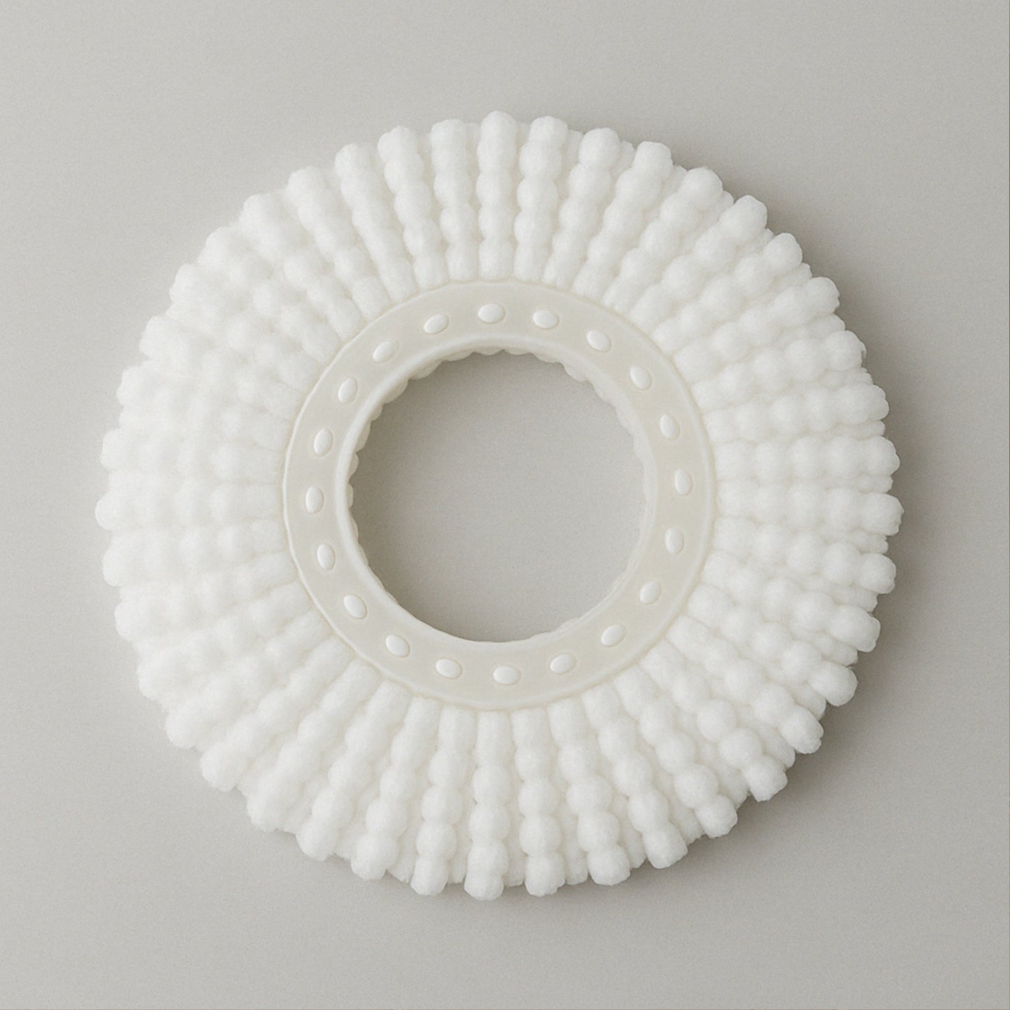 Wukusy Pro Clean Magic Mop refill head for home cleaning, with a durable and easy-to-attach mop head in a close-up view