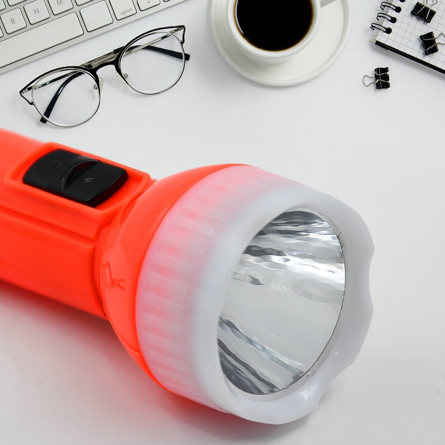 Wukusy small two-side torchlight for home improvement, compact and stylish LED flashlight with dual sides, perfect for household use.