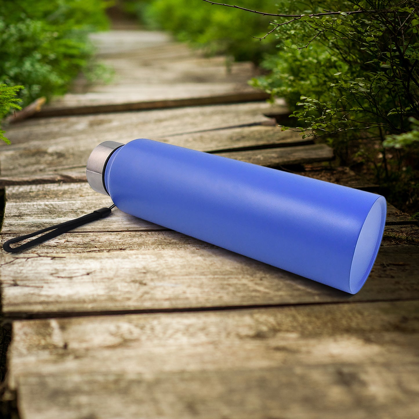 Wukusy stainless steel double wall vacuum-insulated water bottle, 1000 ml, showcasing sleek design and durable construction for home use.