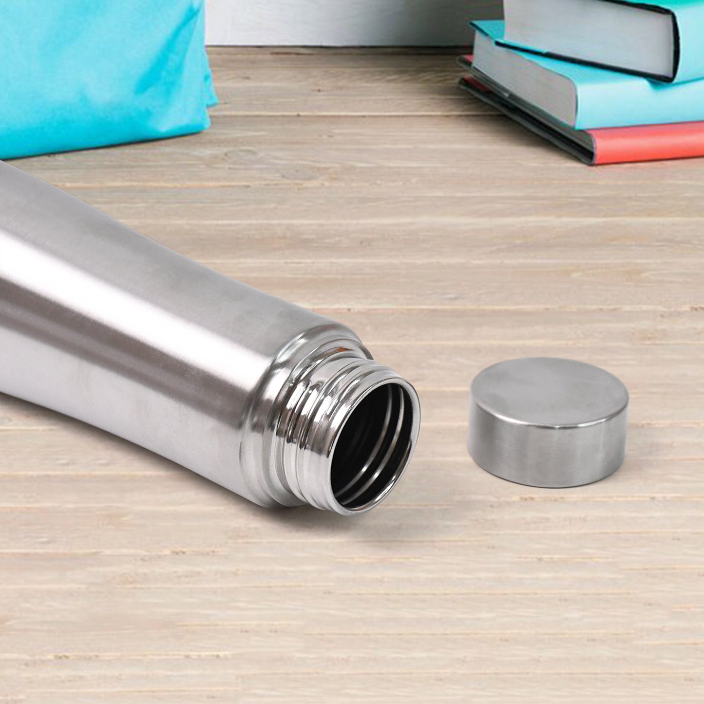 Wukusy stainless steel double wall vacuum-insulated water bottle, 1000 ml, for keeping drinks hot or cold.