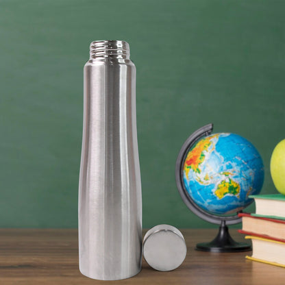 Wukusy stainless steel double wall vacuum-insulated water bottle, 1000 ml, with sleek design and stainless steel finish.