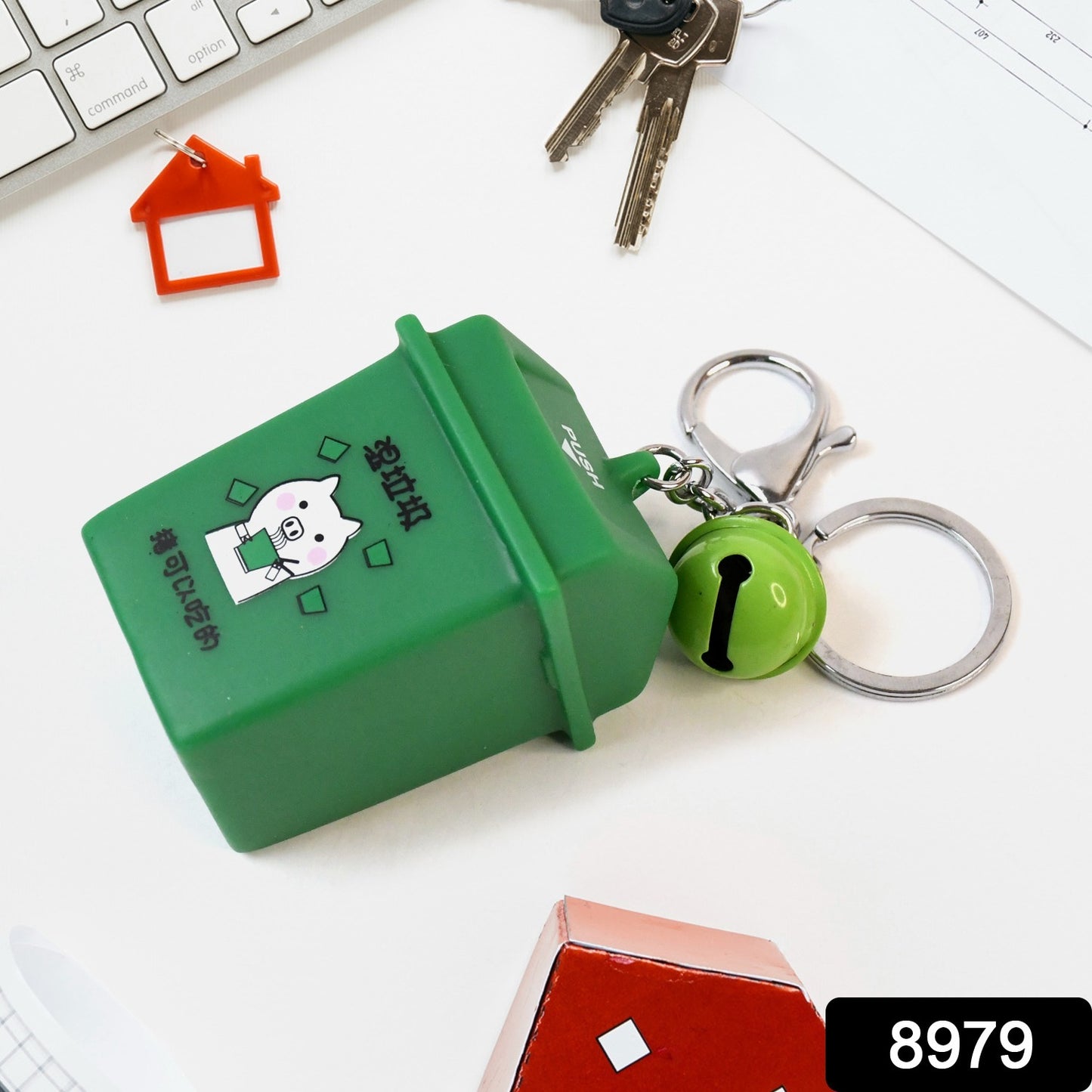 Wukusy trash can keychain with recycle can design, novelty garbage classification keyring, suitable for adults and home improvement.