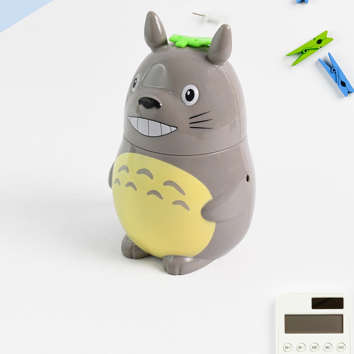 Wukusy USB rechargeable mini cartoon fan for home improvement, compact portable fan with cartoon design, single piece.