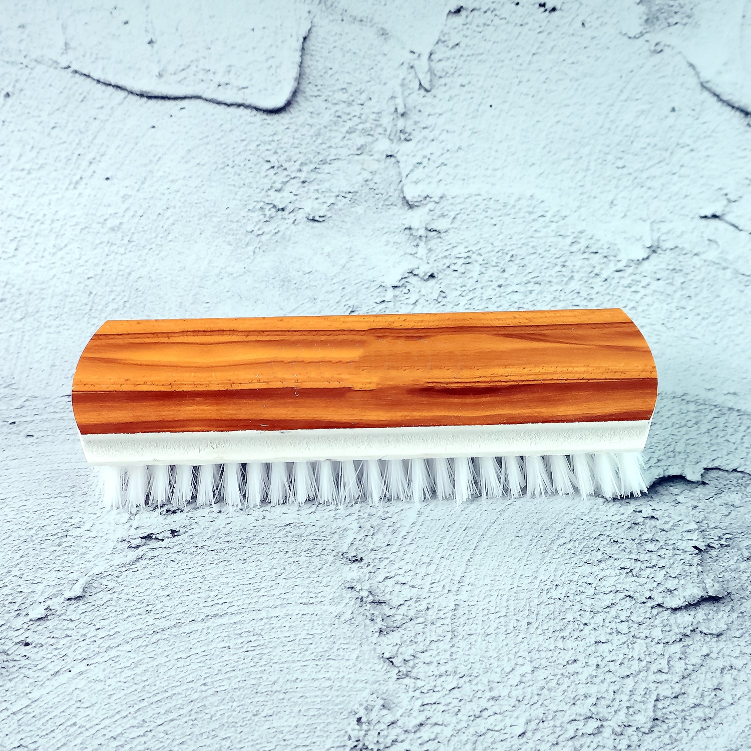 Wukusy Veepee 6-piece cleaning scrub brush set with colorful bristles for washing and home cleaning tasks.