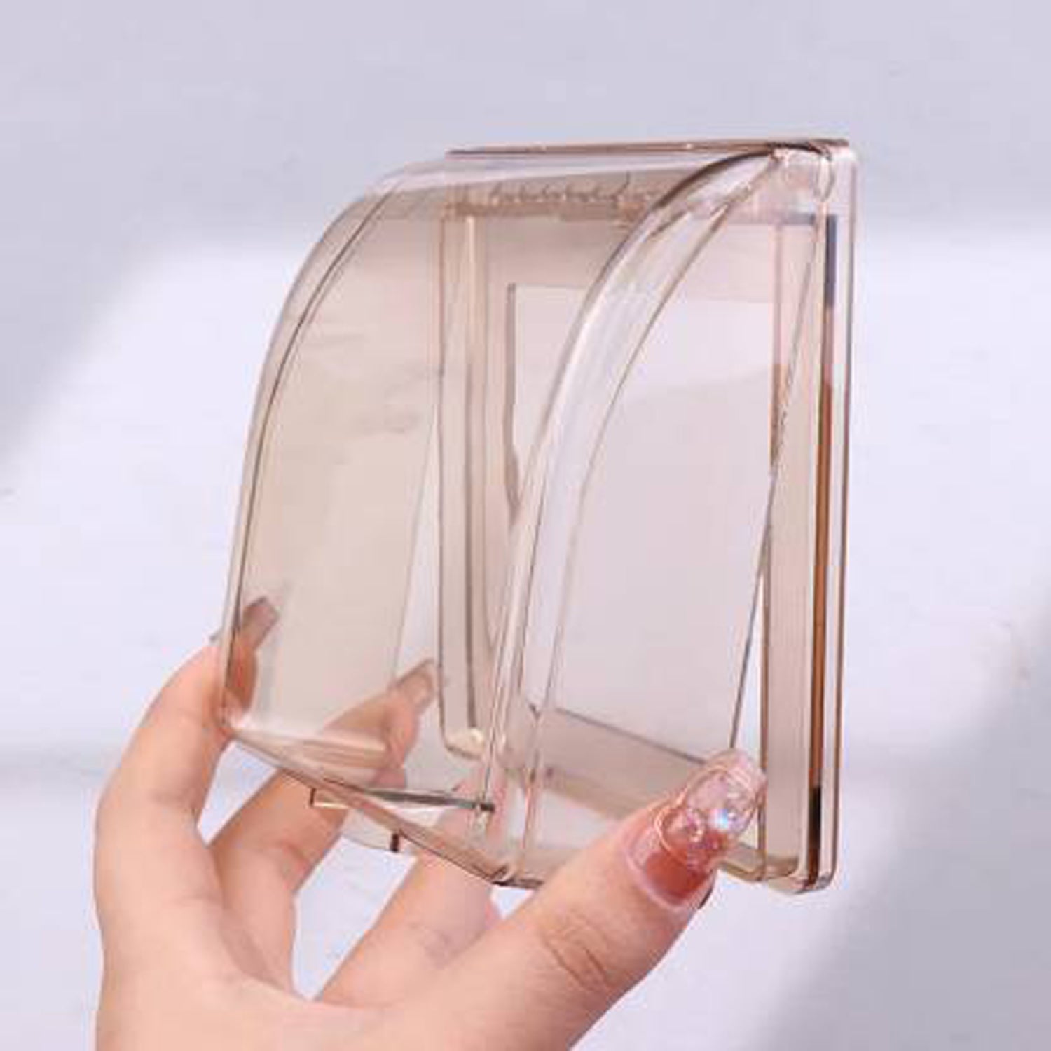Clear weatherproof outlet cover for outdoor plugs and receptacles, suitable for bathroom use, by Wukusy.