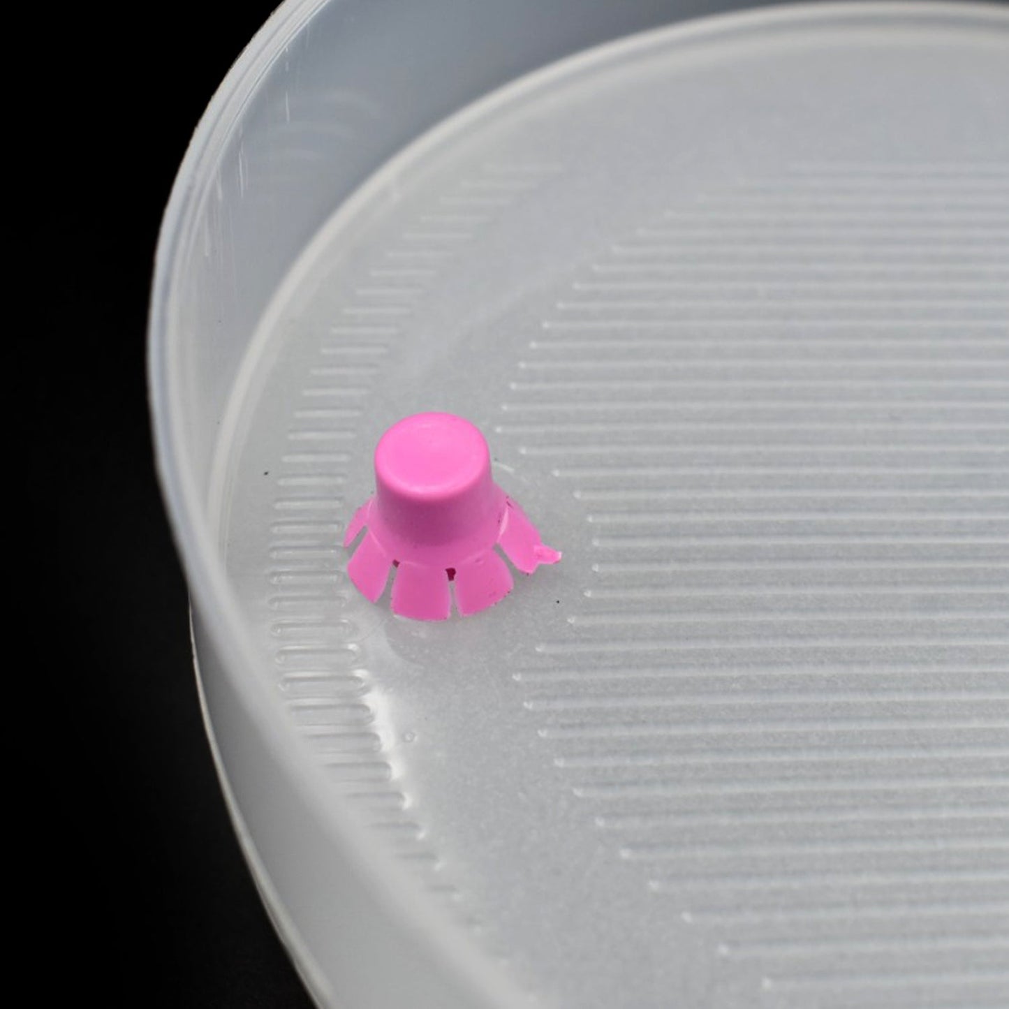 Wukusy 4-layer sprout maker for home and kitchen use, ideal for making and blending juices and fresh beverages.