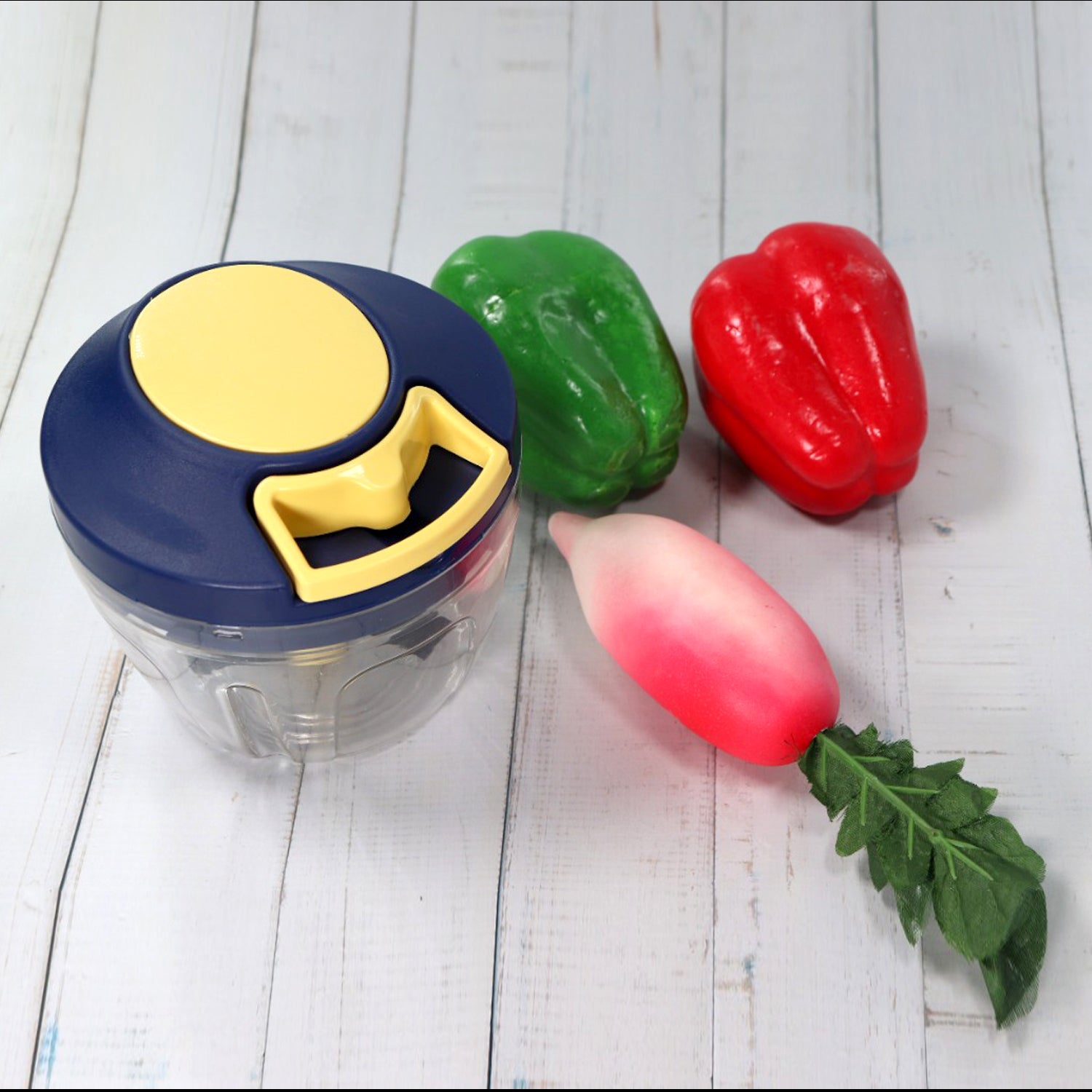 Wukusy 650ml vegetable and fruit chopper with 4 blades for effortless kitchen chopping tasks.