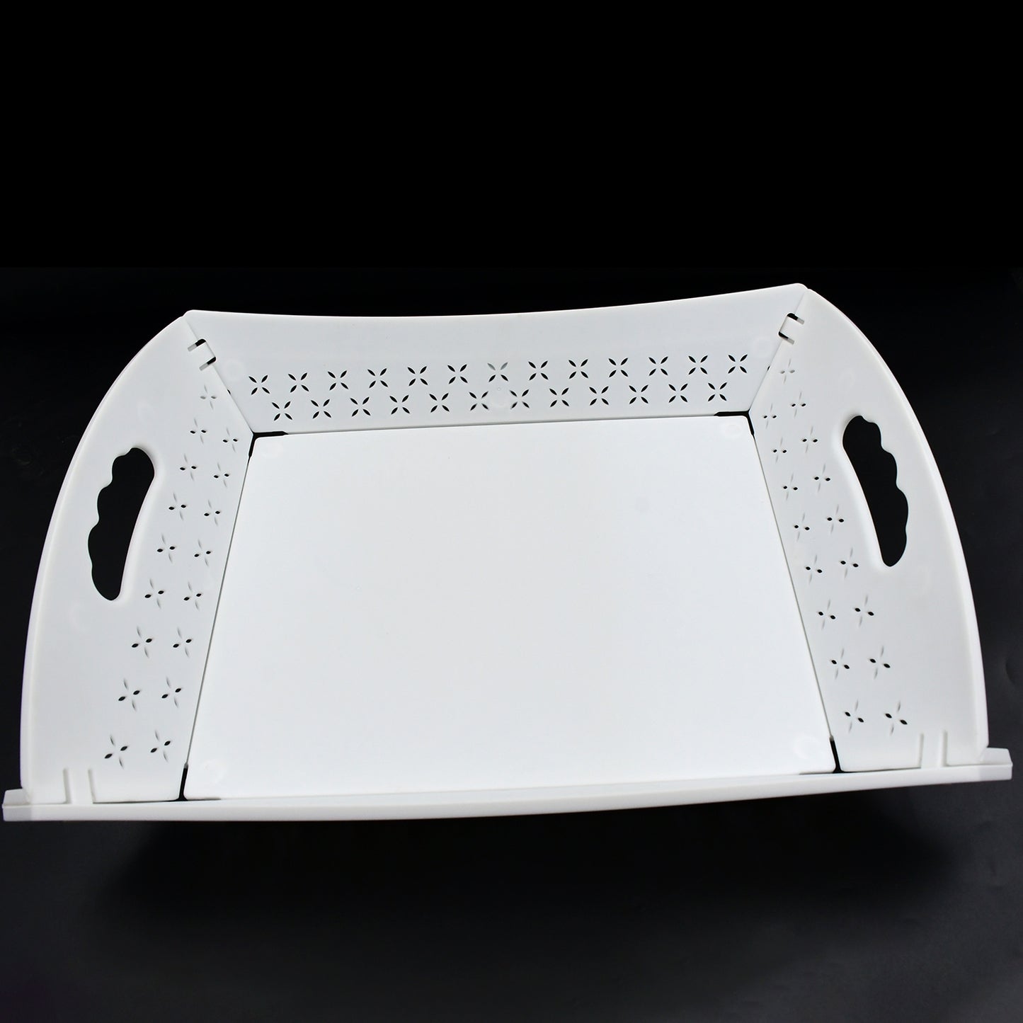 Wukusy foldable plastic serving tray with handle, ideal for food service, kitchen use, outdoor dining, and restaurant settings.