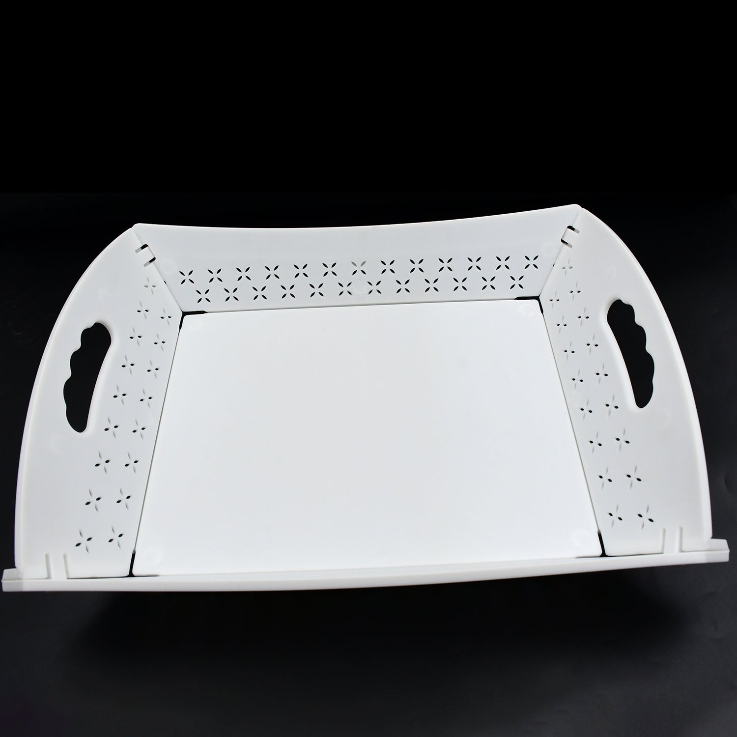 Wukusy foldable plastic serving tray with handle, ideal for food service, kitchen use, outdoor dining, and restaurant settings.
