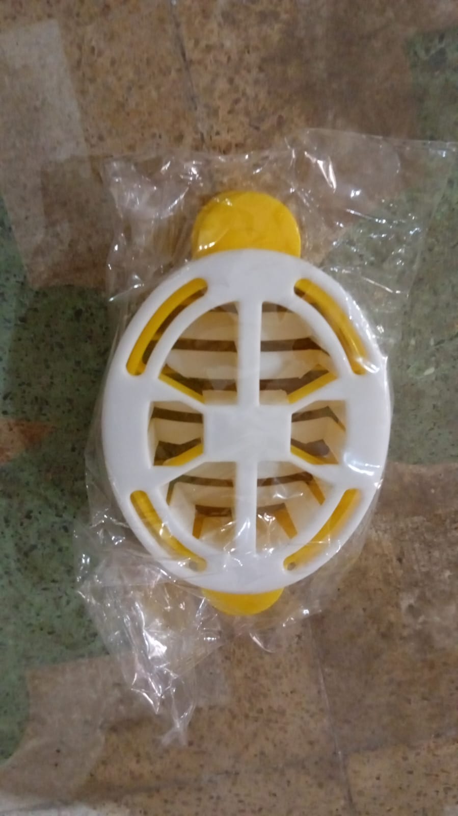 Wukusy 3-in-1 egg slicer for boiled and preserved eggs, stainless steel blades, compact kitchen tool for home and restaurant use