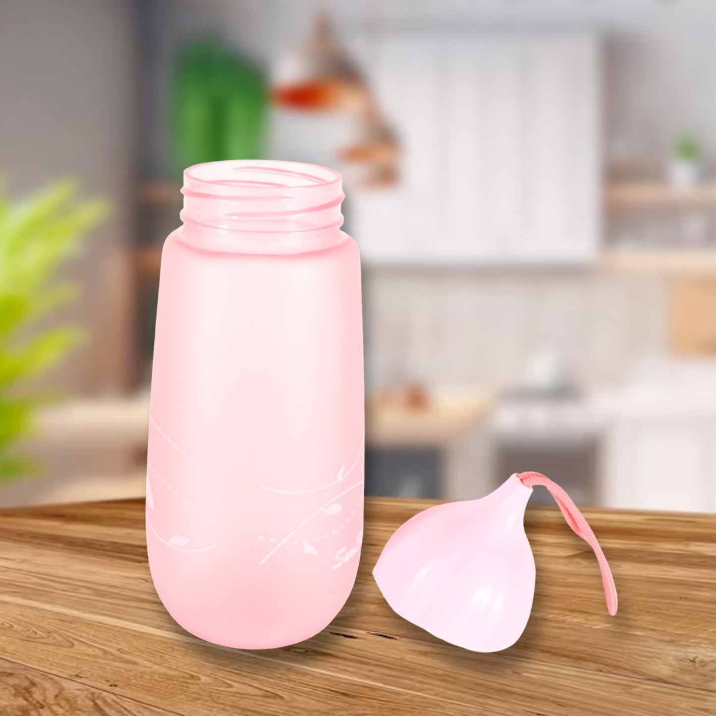 Wukusy 550ml BPA-free plastic water bottle with unique shape, Dori strap, leakproof design, ideal for children at home or school.