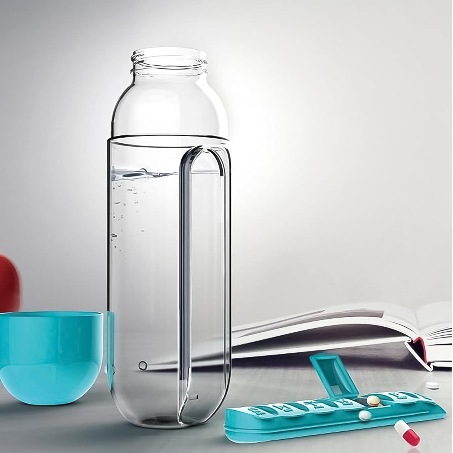 Wukusy 600ml multi-functional vitamin and water bottle in mixed colors, ideal for travel and outdoor use.