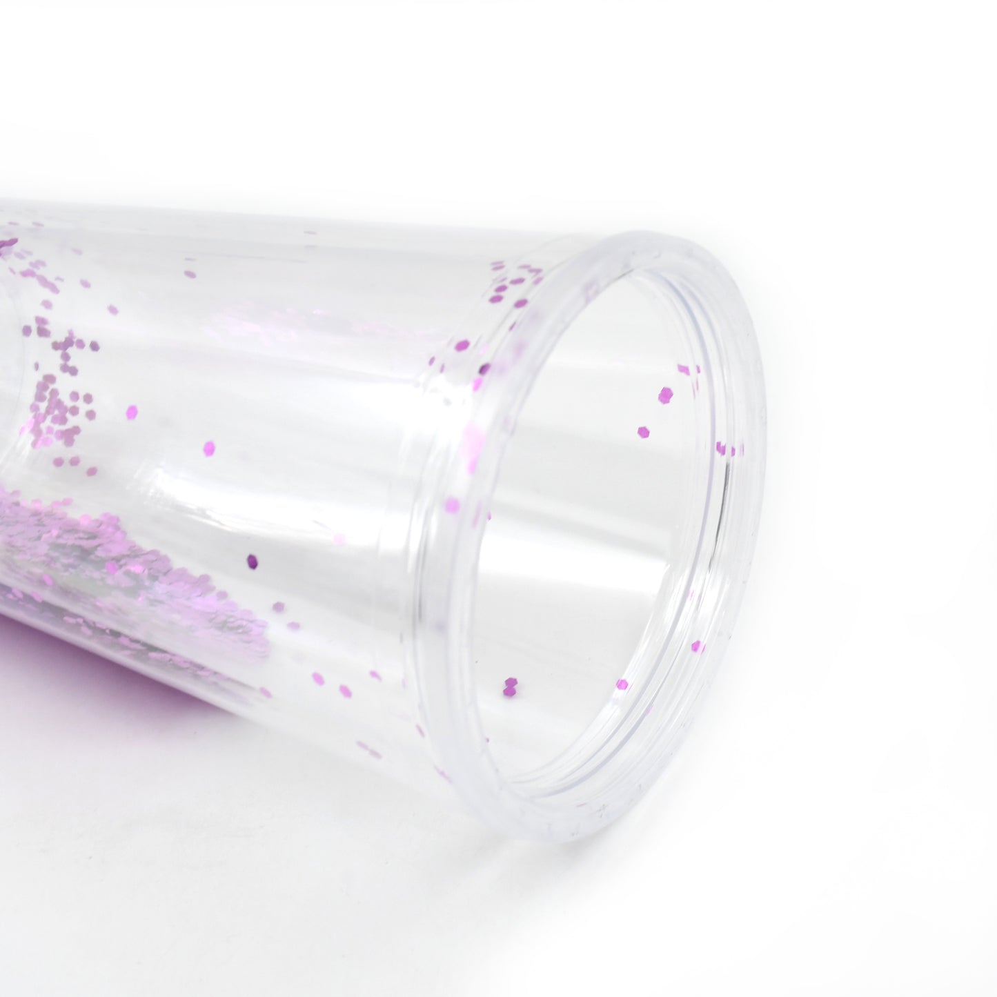 Wukusy reusable plastic cold drink tumbler with lid and straw, double wall design, in mixed colors, for tea, coffee, or cold beverages.
