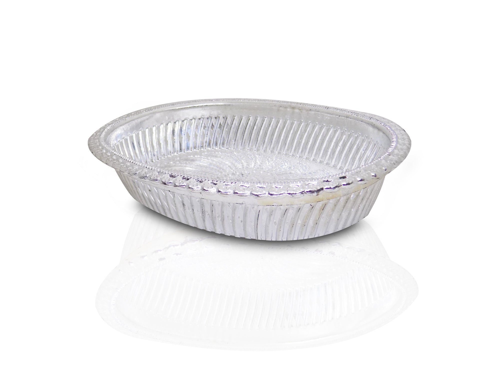 Elegant silver oval gift tray with royal design, perfect for home and kitchen use, by Wukusy.