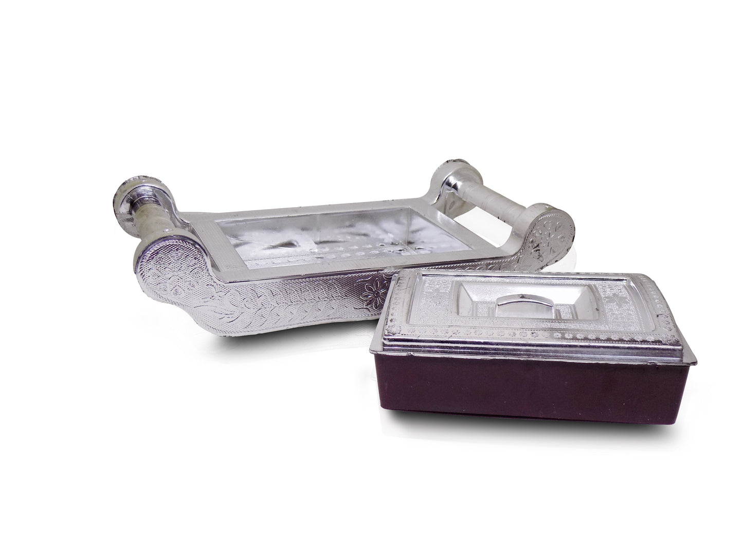 Wukusy 2091 silver storage gift box with four sections, royal design, ideal for home and kitchen organization and gift purposes.