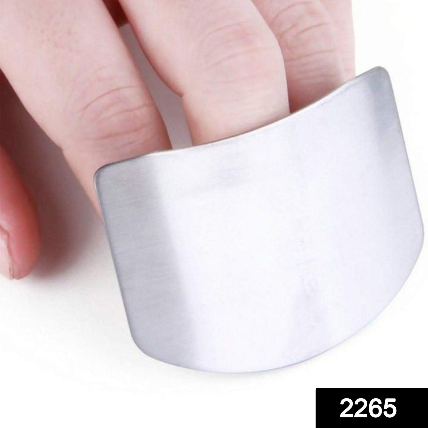 Wukusy stainless steel finger guard and cutting protector for safe kitchen slicing and chopping.