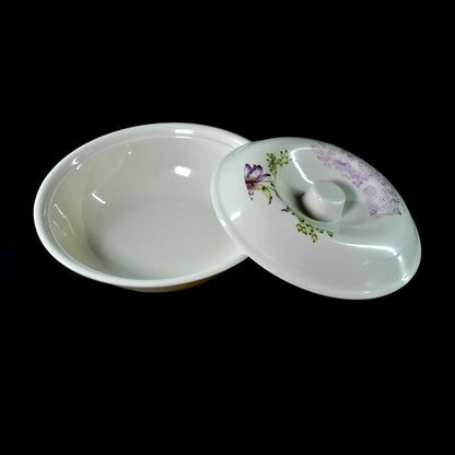 Wukusy Premium 32-piece tableware set for serving food and kitchen items, includes plates, bowls, and utensils for home use.