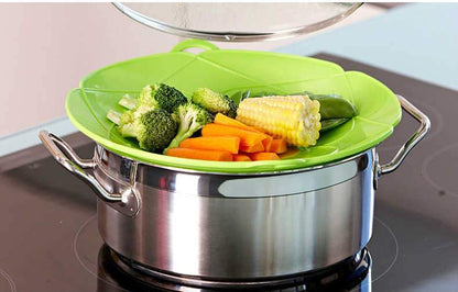 Wukusy multifunctional silicone lid cover for pots and pans, flexible, heat-resistant, and fits various cookware sizes in a home kitchen setting.