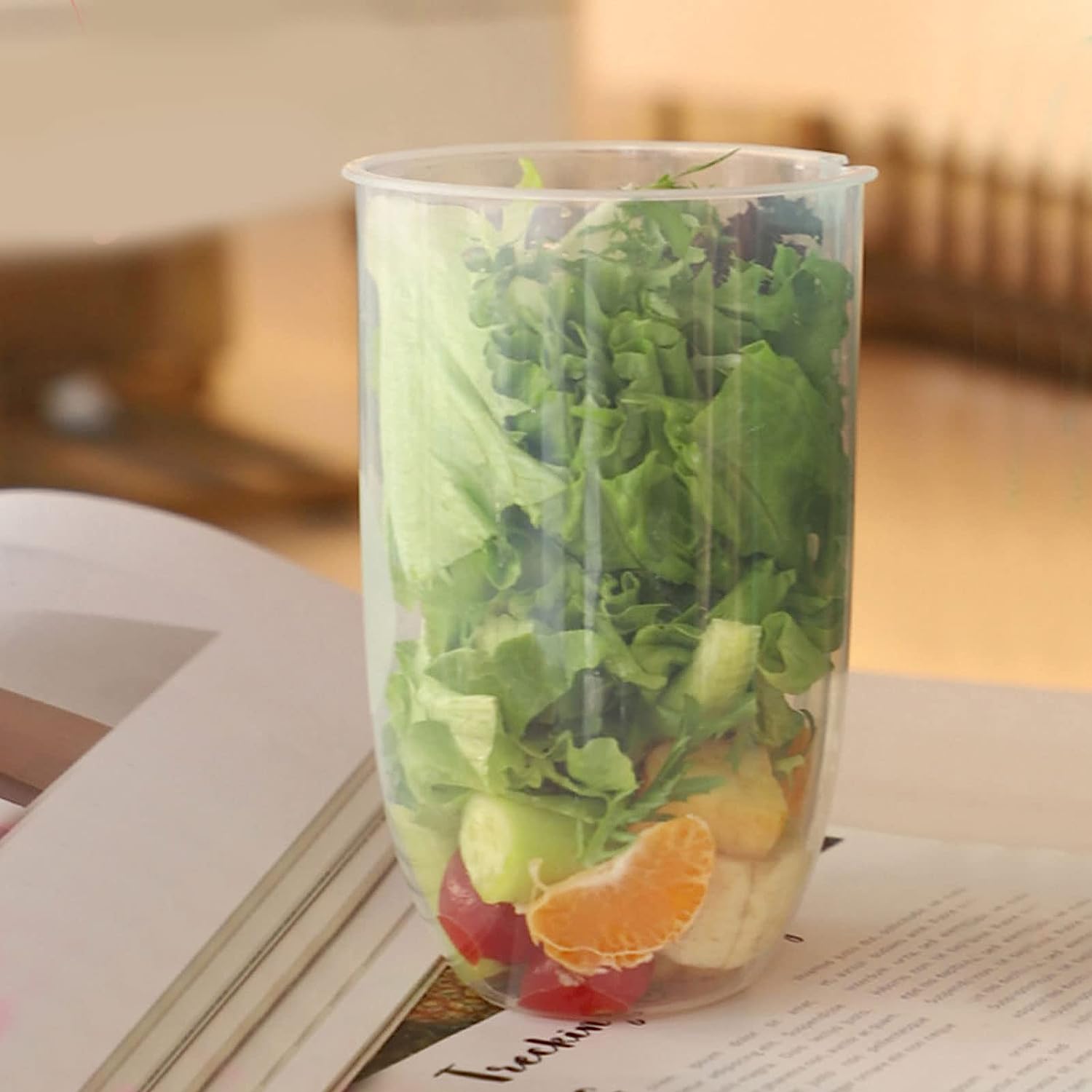 Wukusy fruit and vegetable salad cup for easy mixing and cleaning, ideal for business travel and home use.