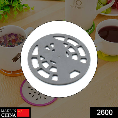 Wukusy silicone fancy coaster for holding bowls and utensils, versatile kitchen accessory, colorful and heat-resistant.
