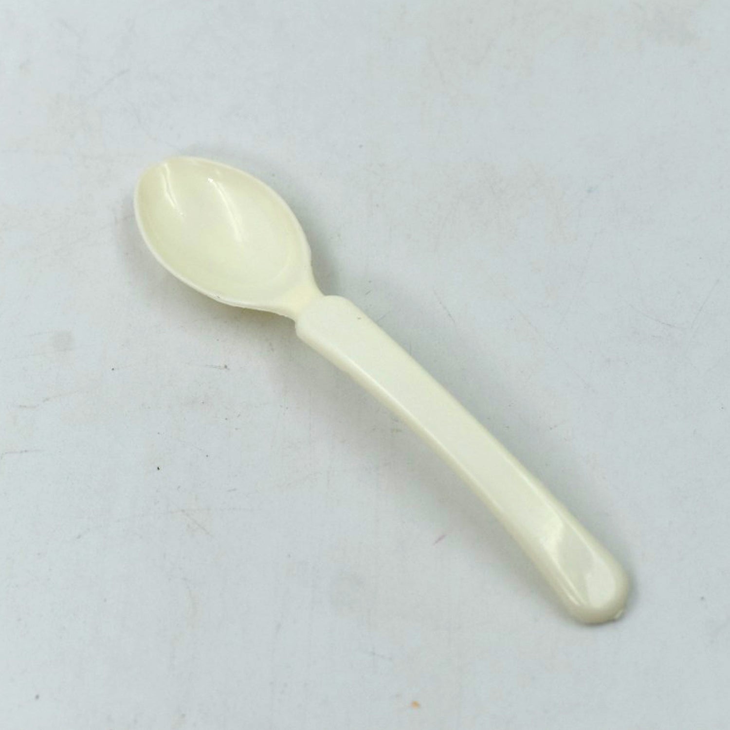 Wukusy 13-piece pudding set used as cutlery for serving food, desserts, and household or official use in a home and kitchen setting.