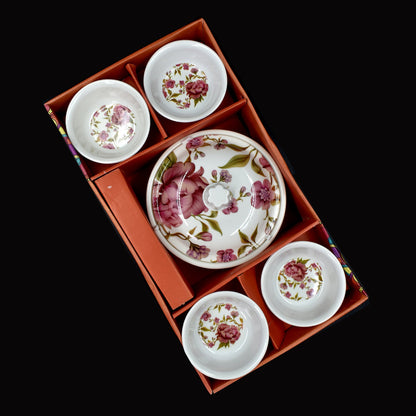 Wukusy 5-piece pudding set used as cutlery for serving food, sweets, and dishes in home and official settings.