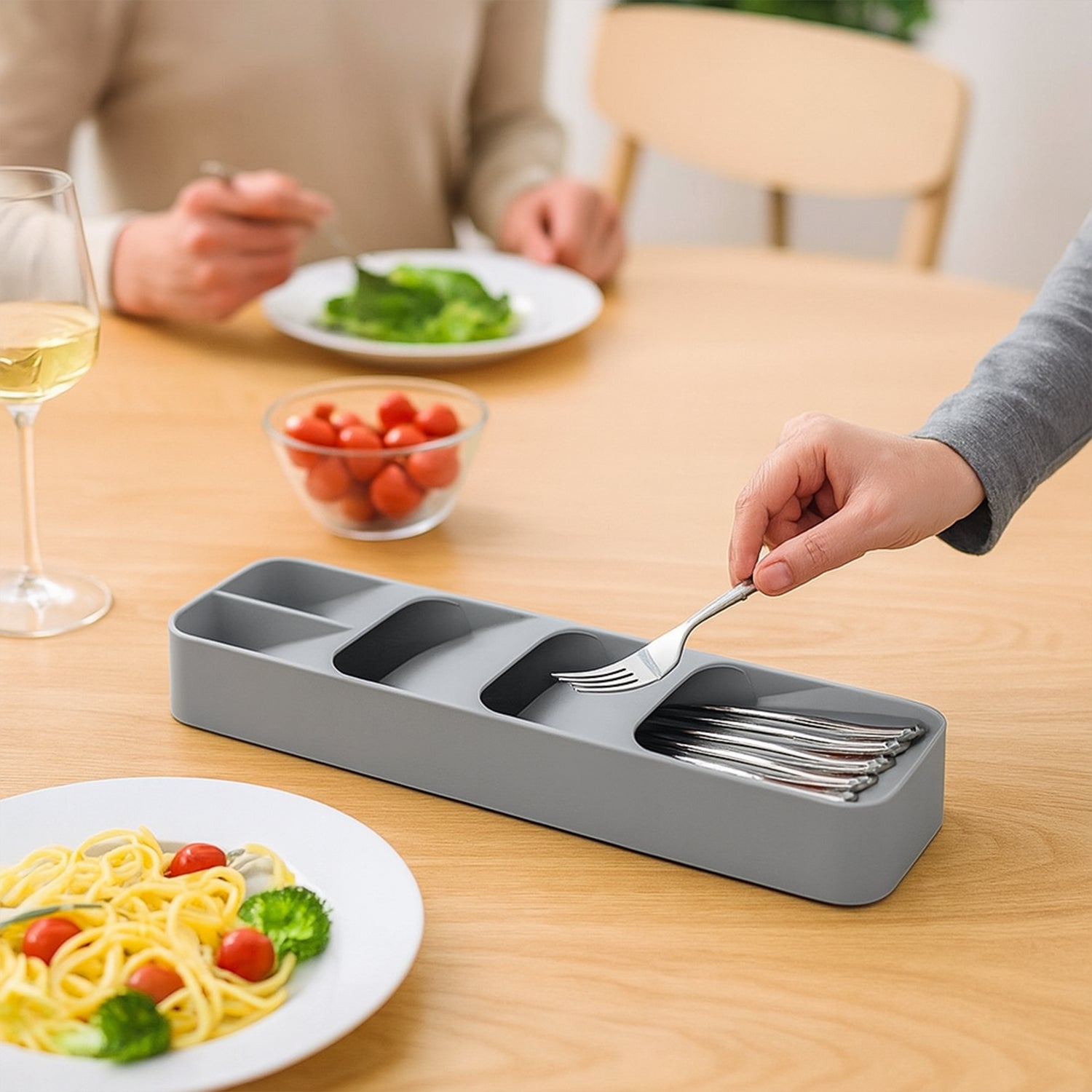 Wukusy 1-piece cutlery tray box for organizing and safely storing cutlery and kitchen utensils.