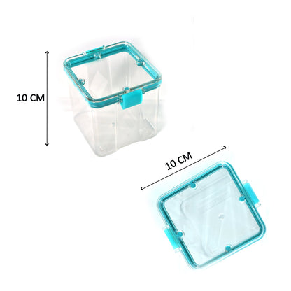 Wukusy 4-piece square storage containers, 700ml, for storing food and kitchen items in a home and kitchen setting.