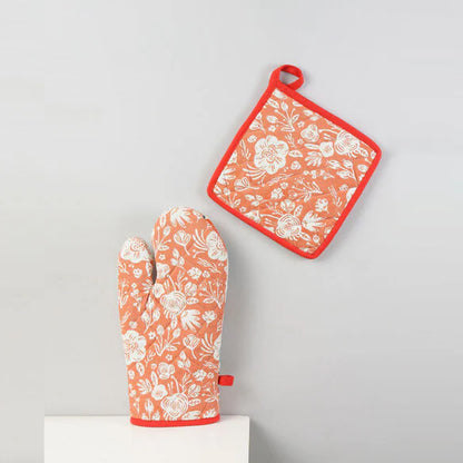 Wukusy professional cotton oven mitt gloves for kitchen, heat-resistant and padded for safe handling of hot cookware.